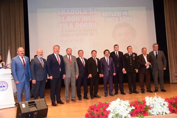 cumhurbaskani-basdanismani-kucukyilmazdan-15-temmuz-postmodern-hacli-seferi-mi-konferansi-1658245095948.jpeg