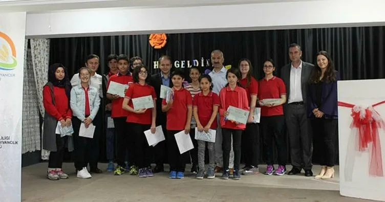 Yarışmalarda derece alan öğrencilere ödülleri verildi