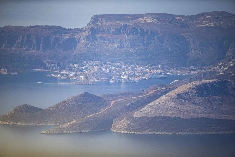 Ege’yi askeri üs haline getirdi! İşte Yunanistan'ın silahlandırdığı 5 stratejik ada!