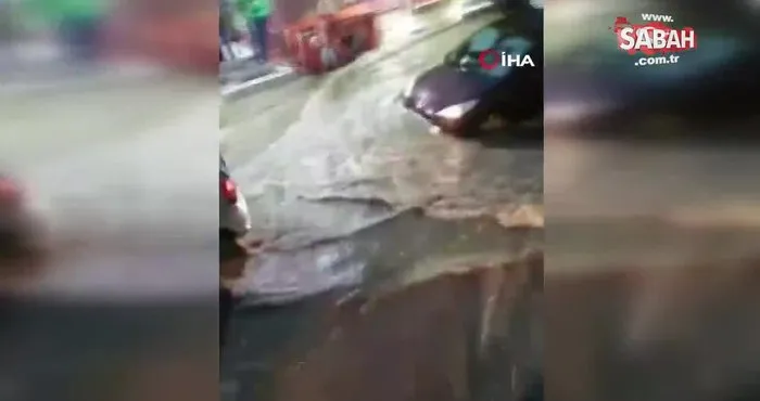 Eskişehir’de sağanak nedeniyle yollar göle döndü, giriş katları su bastı | Video