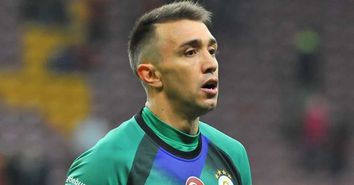 galatasarayli kaleci fernando muslera