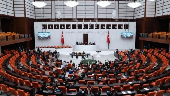 11-yargi-paketi-yasalasti-binlerce-hukumluye-tahliye-yolu-acildi-iste-10-soruda-merak-edilenler-1766651416265.png 11. Yargı Paketi yasalaştı: Binlerce hükümlüye tahliye yolu açıldı! işte 10 soruda merak edilenler