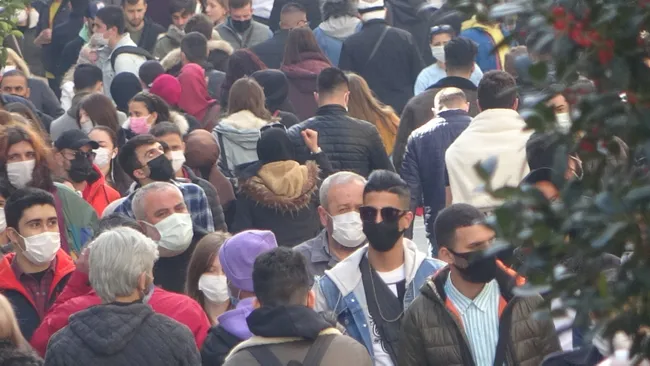 son-dakika-istanbul-il-saglik-muduru-konustu-iste-asilamada-son-durum-1618473543307.jpg İstanbul İl Sağlık Müdürü Kemal Memişoğlu: Vatandaşlarımız bir an önce randevularını alıp aşı olsun - 4