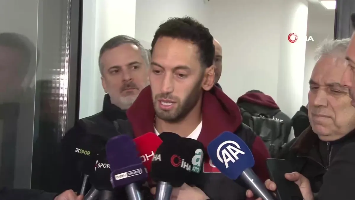 Hakan Çalhanoğlu: “24 yıl sonra başardığımız için çok gururluyum” | Video videosunu izle Hakan Çalhanoğlu: “24 yıl sonra başardığımız için çok gururluyum” | Video videosunu izle