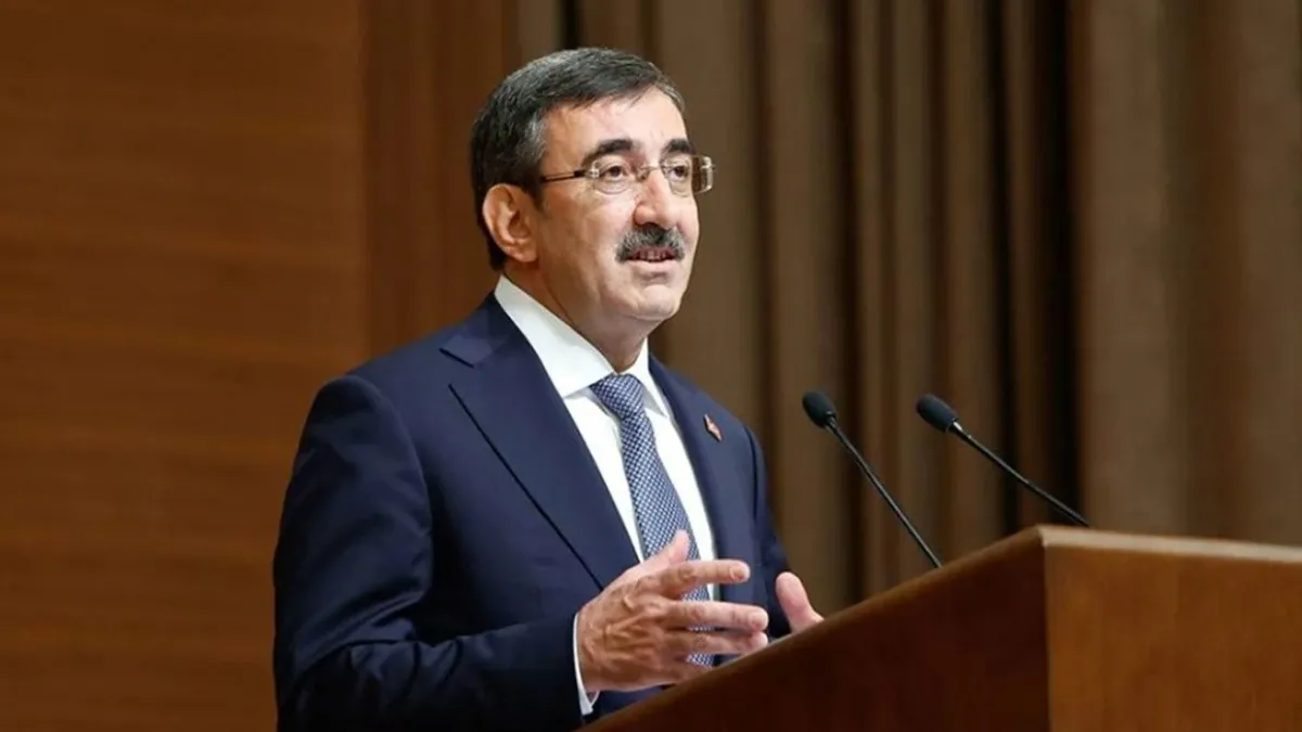 Cumhurbaşkanı Yardımcısı Cevdet Yılmaz açıklamalarda bulunuyor.