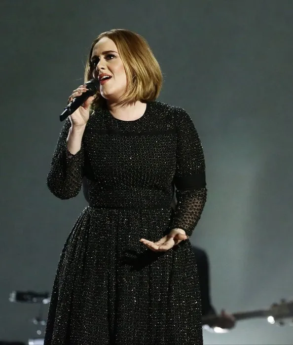 Adele’den kötü haber!