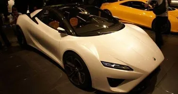 Lotus’un Paris’te tanıttığı modeller