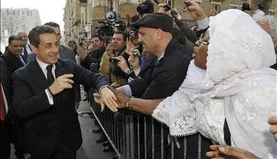 Sarkozy camide!