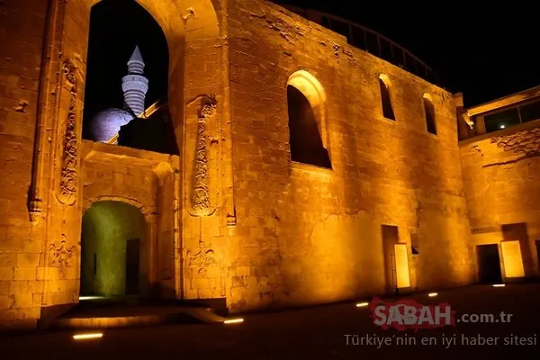 Ağrı'da Osmanlı yadigarı İshak Paşa Sarayı ışıl ışıl
