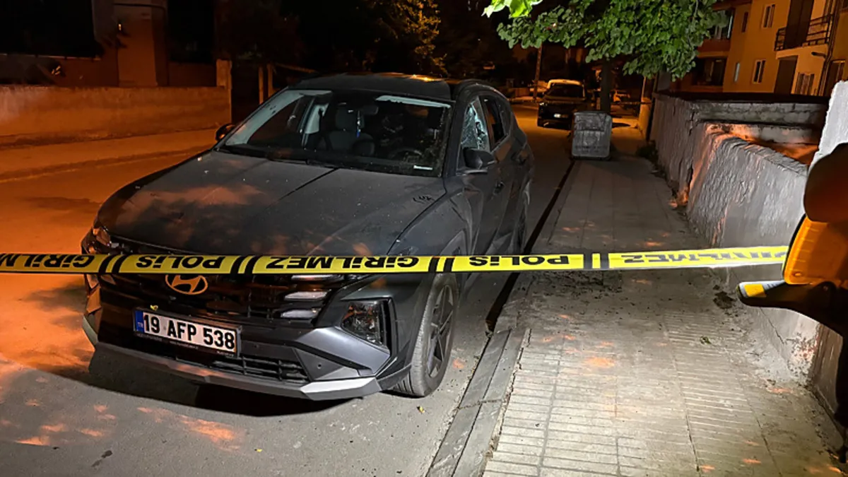 Çorum’da korku dolu anlar! Babasının evine tüfekle ateş açtı Çorum’da korku dolu anlar! Babasının evine tüfekle ateş açtı
