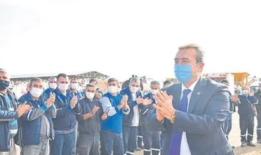 İşçiler Çetin’i bağrına bastı