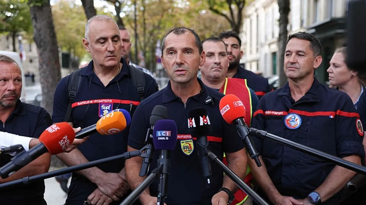 Fransa'da itfaiyeciler grev başlattı