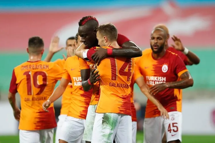 Son şampiyonlar karşı karşıya! İşte Başakşehir - Galatasaray maçı 11’leri