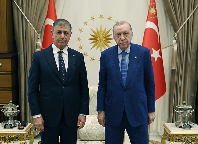 Özgür Özel'in Cemil Tugay açıklaması yeniden gündem oldu: Sütte leke var onda yok