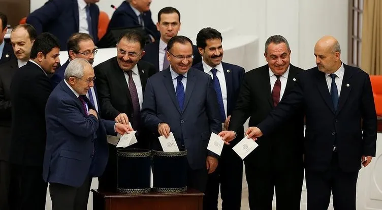 Adalet Bakanı Bozdağ, Cumhurbaşkanlığı sisteminin neler getireceğini anlattı