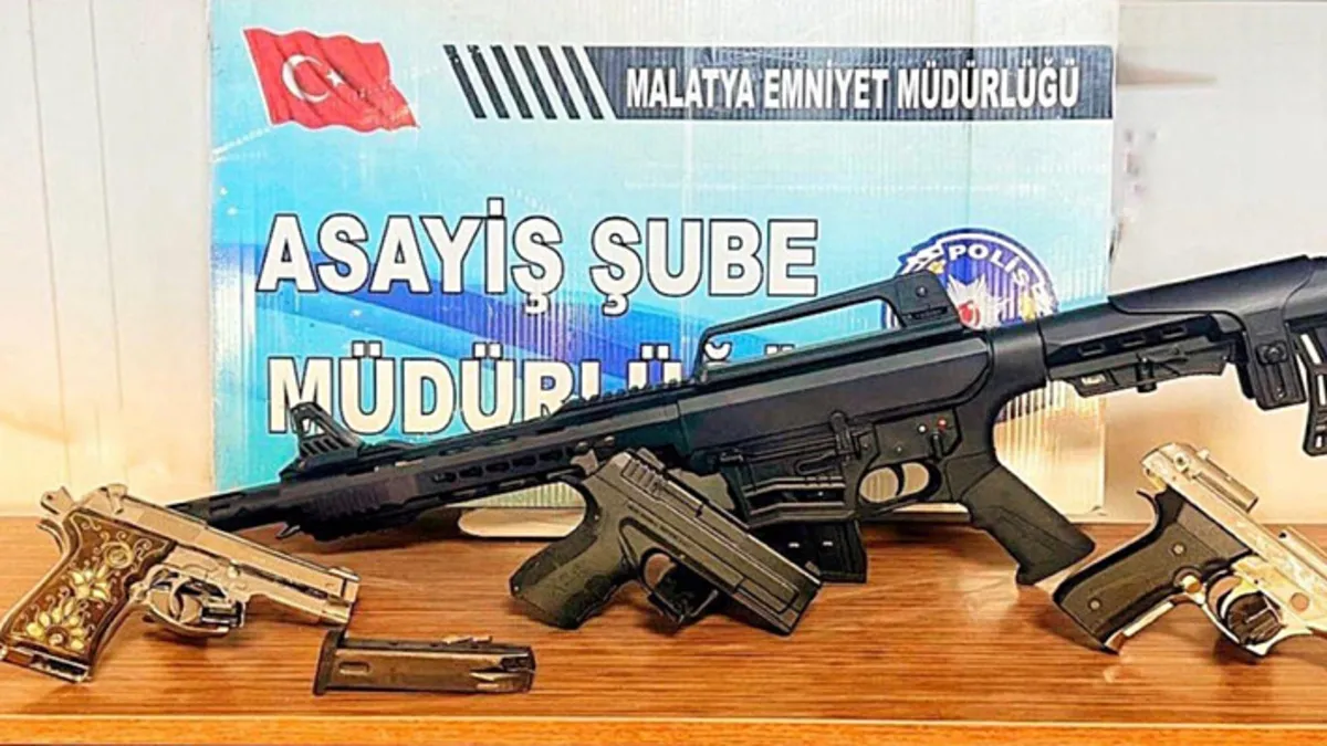 Malatya’da tüfekli saldırgan dahil 6 kişi gözaltına alındı: “Bizi kim alabilir?” sözleri ise pes dedirtti! Malatya’da tüfekli saldırgan dahil 6 kişi gözaltına alındı: “Bizi kim alabilir?” sözleri ise pes dedirtti!