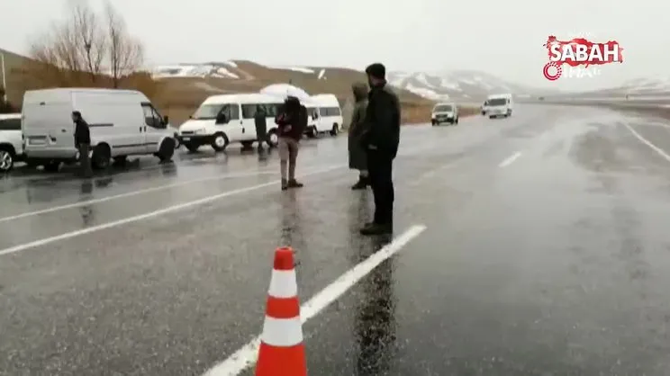 Van-Hakkari kara yolu kar ve tipiden dolayı kapatıldı | Video