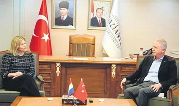 Hollandalı Bakan deprem bölgesinde