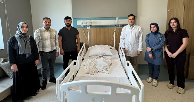 3 aylık bebeğe kafatası ameliyatı