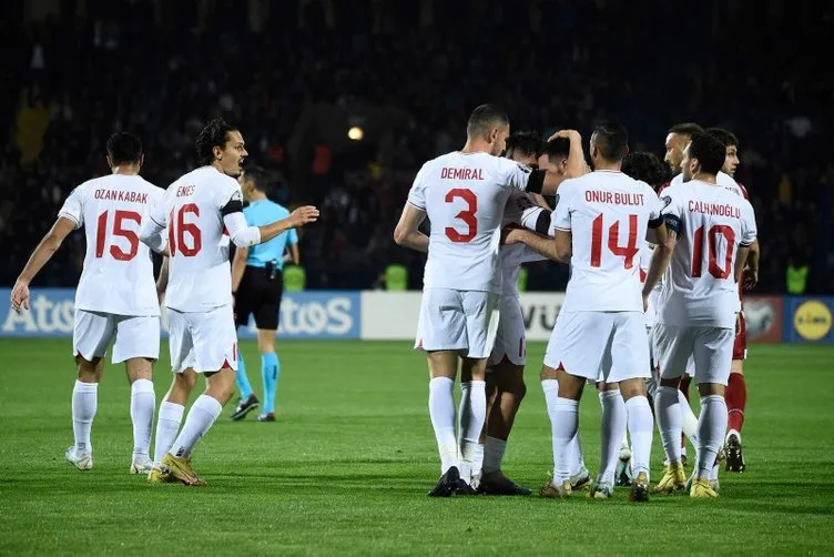 Son dakika haberleri: Ermenistan-Türkiye maçı sonrası olay Hamit Altıntop sözleri! Stefan Kuntz’un bilgisi yeterli değil ama...