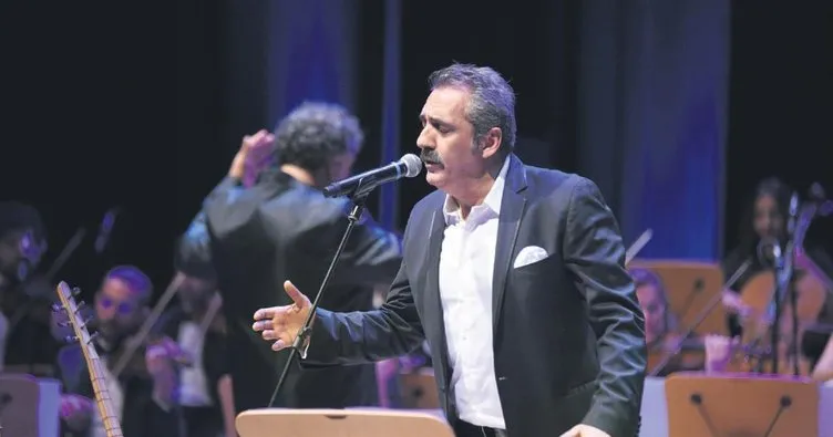 Bin Yılın Ozanları konserinde türkü ziyafeti