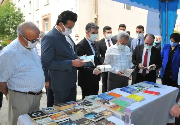 Akşehir’de kitap bağış kampanyası standı açıldı