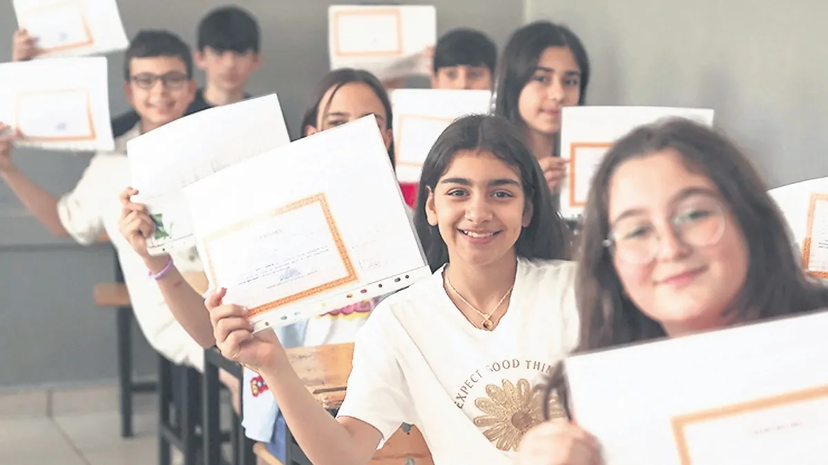 Okullarda yeni dönem: Karnenin yanına gelişim raporu geliyor haber görseli