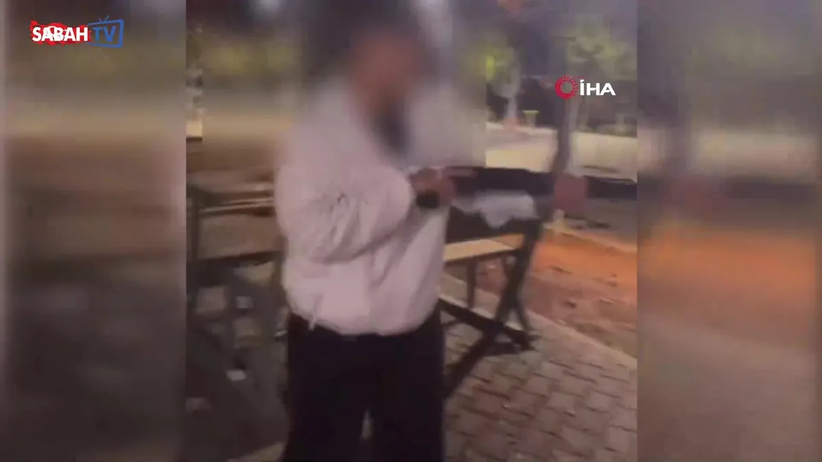 Gaziantep’te şok görüntüler! 3 şahıs pompalı tüfekle rastgele ateş açtı | Video videosunu izle Gaziantep’te şok görüntüler! 3 şahıs pompalı tüfekle rastgele ateş açtı | Video videosunu izle