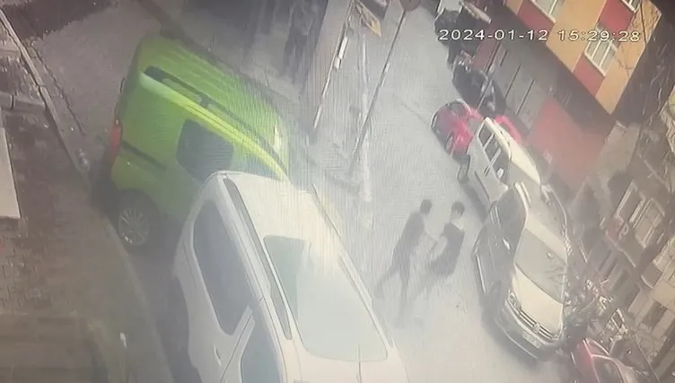 İstanbul’da kız meselesi kavgası: Kafasına bıçak sapladı!