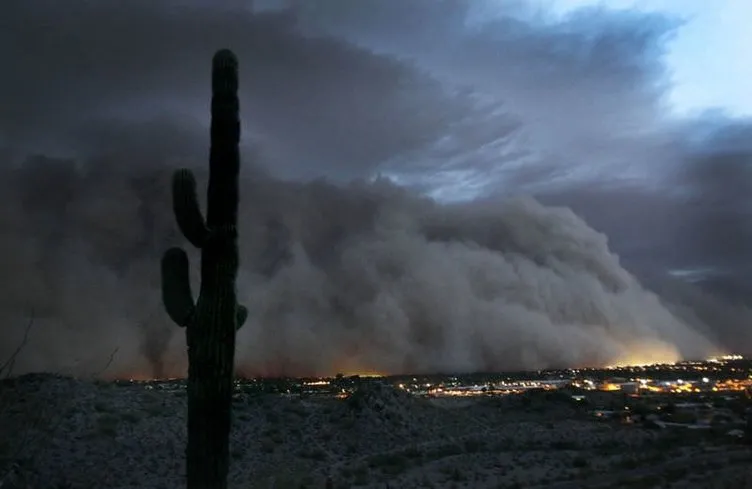 ABD Arizona’da kum fırtınası dehşeti
