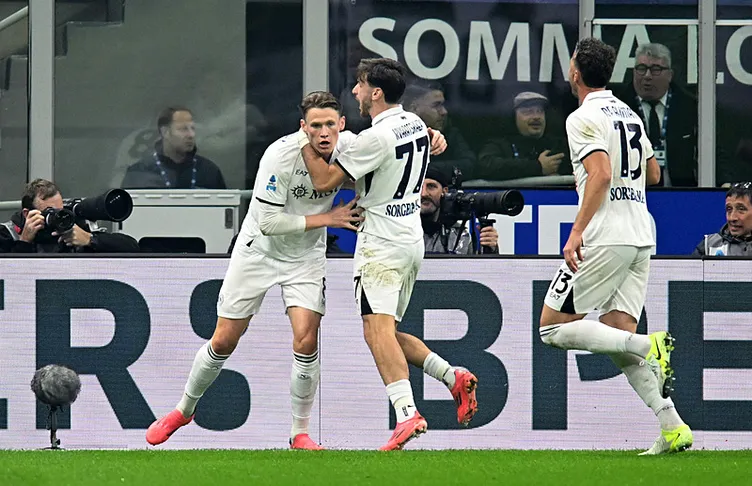 Hakan Çalhanoğlu, Napoli maçına damga vurdu! Tüm İtalya onu konuşuyor...