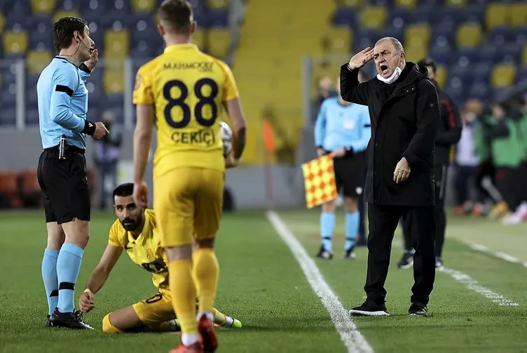 Son dakika haberi: Canlı yayında Cüneyt Çakır sözleri! Türk futbolundan elini eteğini çekmeli...