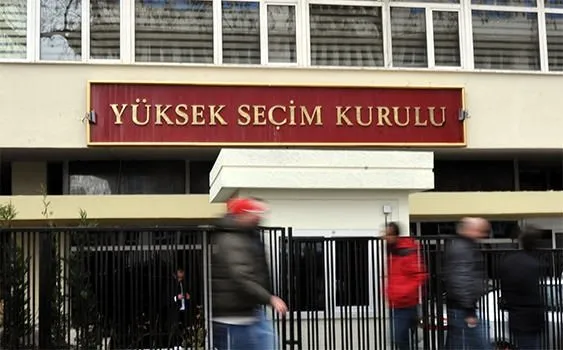 Partilerin oy pusulasındaki yerleri değişti