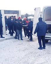 Eşini pompalı tüfekle öldürdü