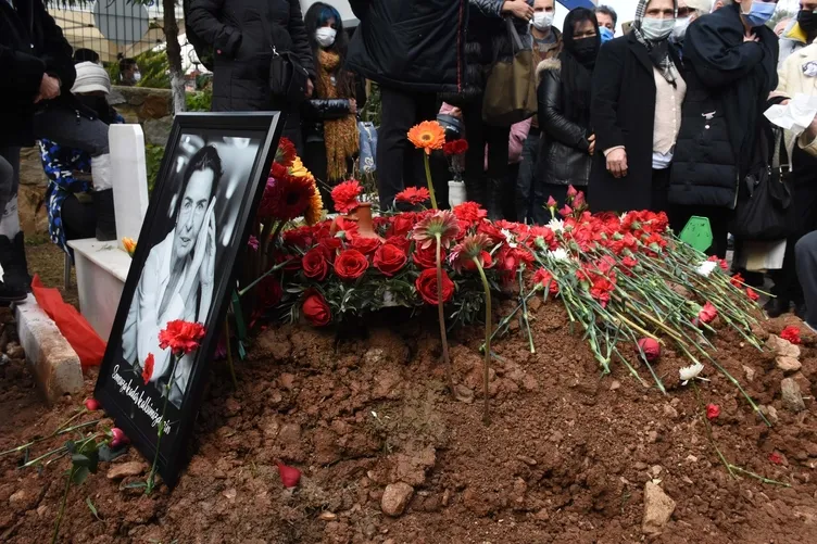 Son dakika: Fatma Girik Memduh Ün'e kavuştu! Usta oyuncunun vasiyeti yerine getirildi!