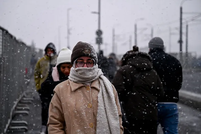 son-dakika-hava-durumu-istanbula-kar-geliyor-meteoroloji-saat-vererek-uyardi-iste-megakentte-karin-baslayacagi-1772000150680.jpg (2048×1363)