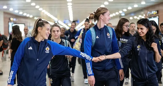 FIBA Kadınlar Süper Kupa'yı kazanan Fenerbahçe, yurda döndü FIBA Kadınlar Süper Kupa'yı kazanan Fenerbahçe, yurda döndü