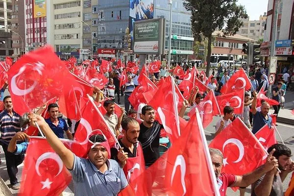 Şanlıurfa şehitler için yürüdü!