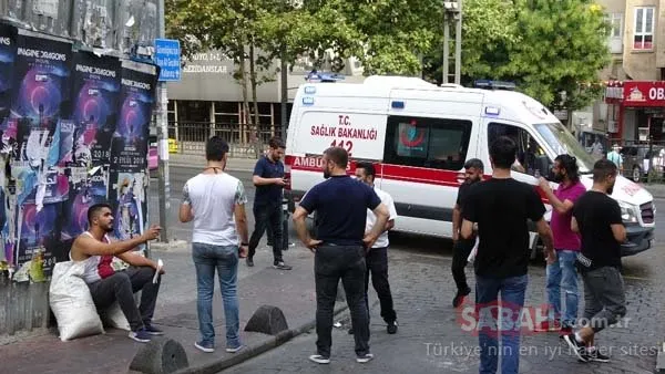 Taksim’de kavga! Kafasında şişe kırdılar