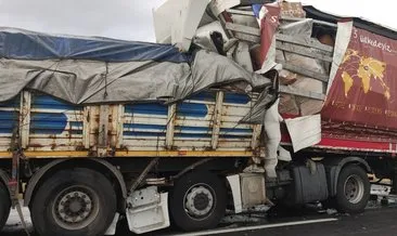 Konya Ereğli'de zincirleme kaza: 2 tır ve 1 minibüsün karıştığı kazada 1 kişi hayatını kaybetti! #konya