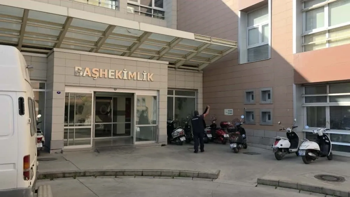 İzmir’de akılalmaz olay! Kadın hastayı MR cihazında unuttular: Çığlık atıp cihazı yumrukladı İzmir’de akılalmaz olay! Kadın hastayı MR cihazında unuttular: Çığlık atıp cihazı yumrukladı