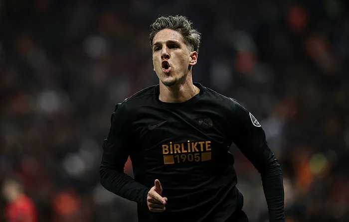 son-dakika-galatasaray-haberleri-zaniolo-merhaba-dedi-galatasaray-kasimpasayi-devirdi-1678557657682.jpg