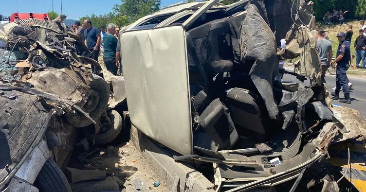 Bolu’da kavşakta 4 otomobilin karıştığı kaza: 2 ölü, 3 yaralı