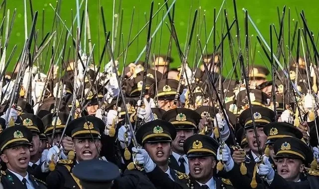 Teğmenlerin korsan yemini 28 Şubat kalıntısı çıktı! 15 Temmuz hain darbe girişimin ardından kaldırıldı