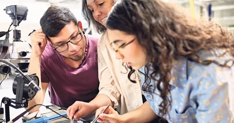 En az 1 sömestir mesleki eğitim