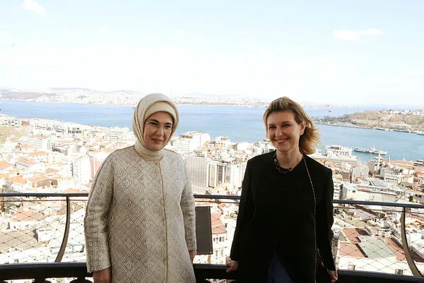 ukraynanin-first-ladysi-emine-hanimdan-yardim-istedim-1650772065216.jpg