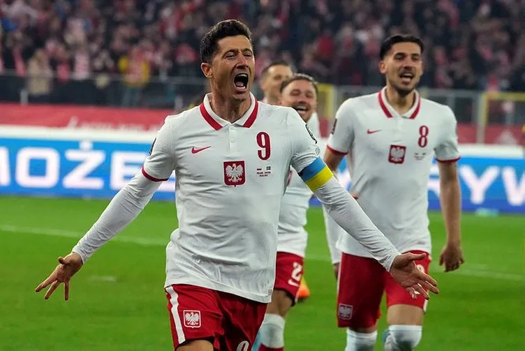 Robert Lewandowski, Zlatan Ibrahimovic’i devirdi! Polonya Dünya Kupası bileti aldı