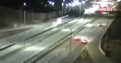 ABD’de küçük uçak acil iniş yaparken seyir halindeki araca çarptı