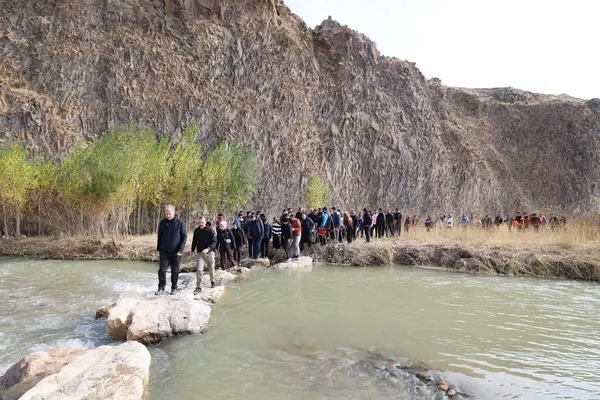 agrida-4-geleneksel-kanyon-yuruyusune-5-bin-kisi-katildi-1793116098490.jpg