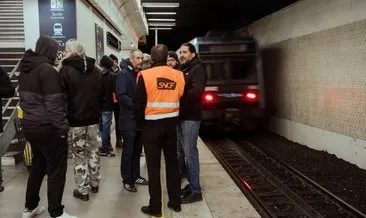 Fransa’da hayat felç oluyor: Yolculara ‘seyahatlerinizi iptal edin’ çağrısı